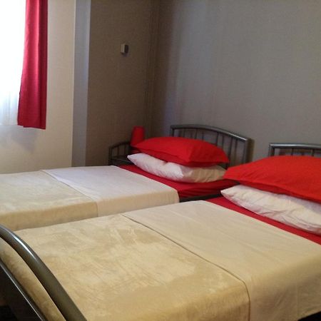 Studio Laura Apartment Split Room photo
